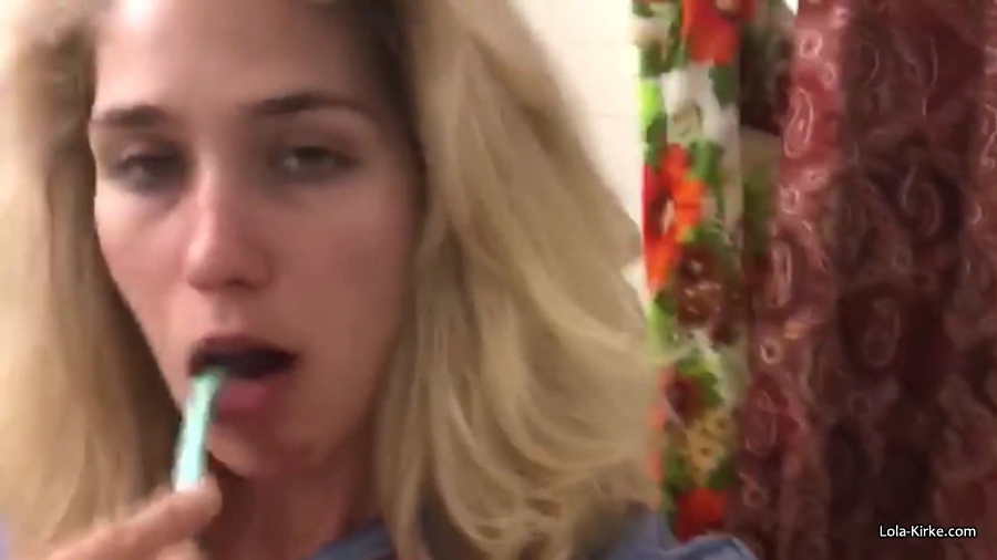 Lola_Kirke_-_Sexy_Song_2817229.JPG